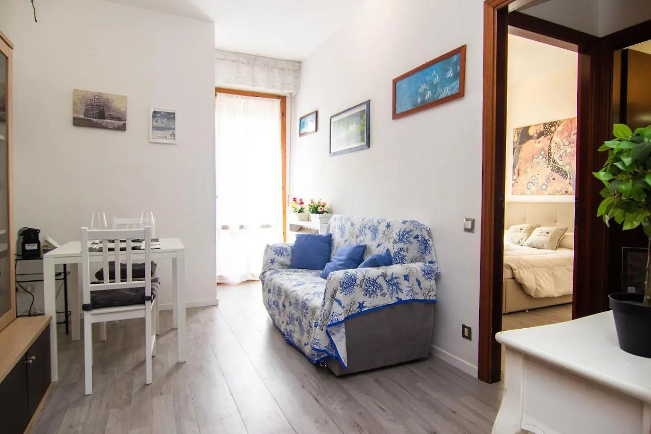 1Km Dalla Torre Appart. Con Balcone E Posto Auto Pisa Lägenhet