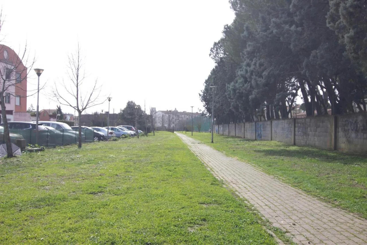 Lägenhet 1Km Dalla Torre Appart. Con Balcone E Posto Auto Pisa